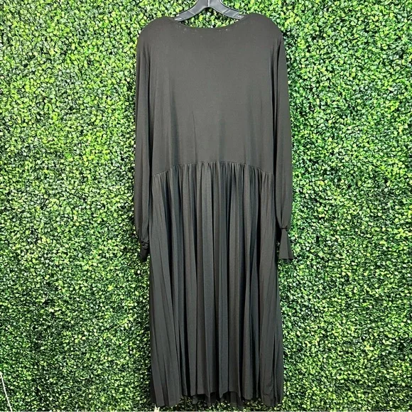 ELOQUII | Knotted Front Pleated Skirt Dress - Picture 11 of 12